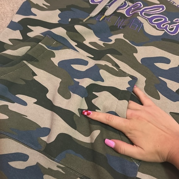 Cabelas Camouflage Hoodie - Green and Purple - Picture 4 of 6